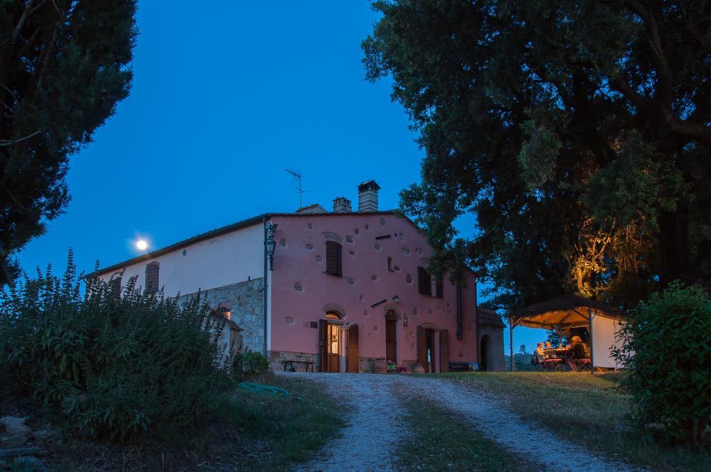 Гостевой дом Agriturismo Colle Donatucci Кастаньето-Кардуччи Экстерьер фото
